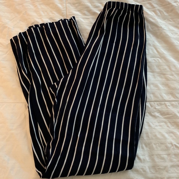 Brandy Melville Pants - Brandy Melville loose pants